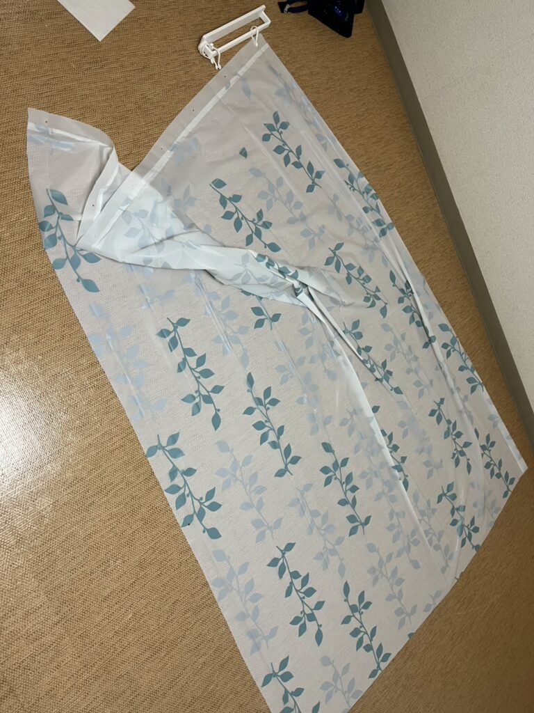 ユニットバスで使っているDAISOのシャワーカーテン